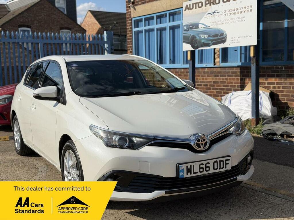 Toyota Auris 1.2 Vvt-i Icon Euro 6 Ss White