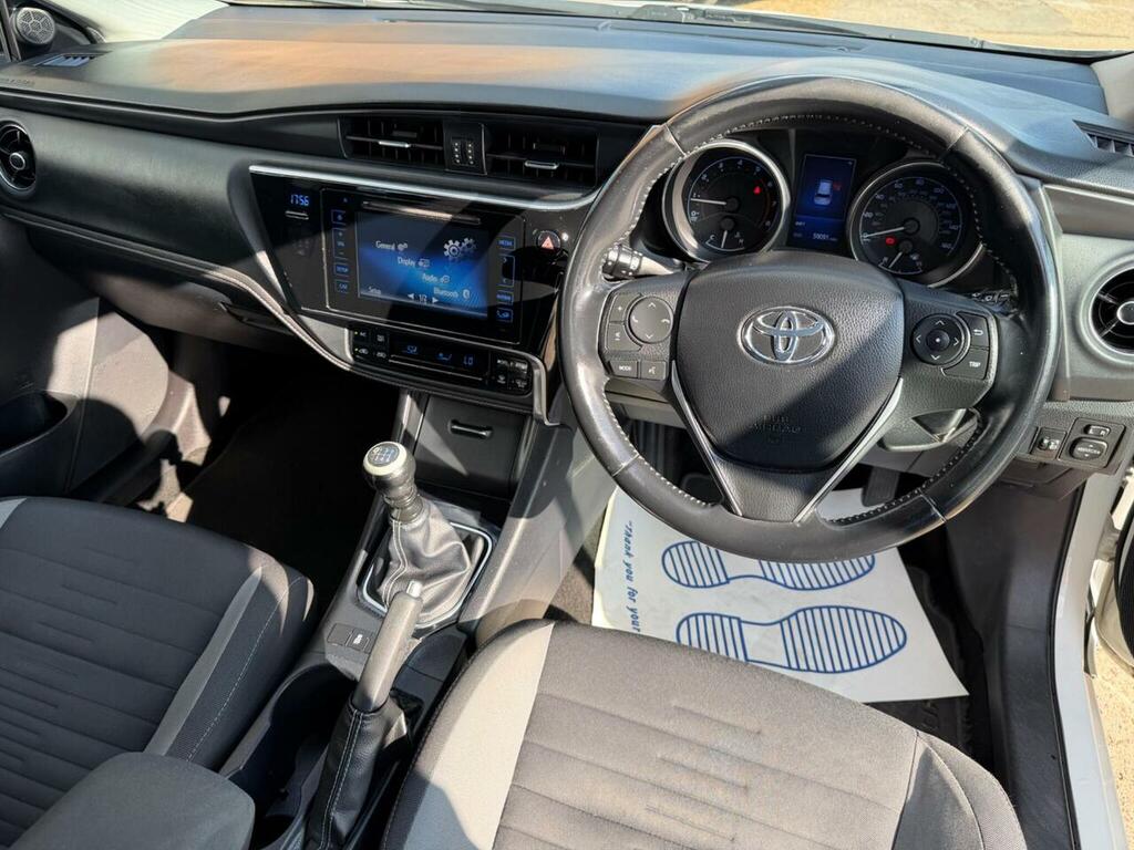Toyota Auris 1.6 D-4d Icon Brown #45
