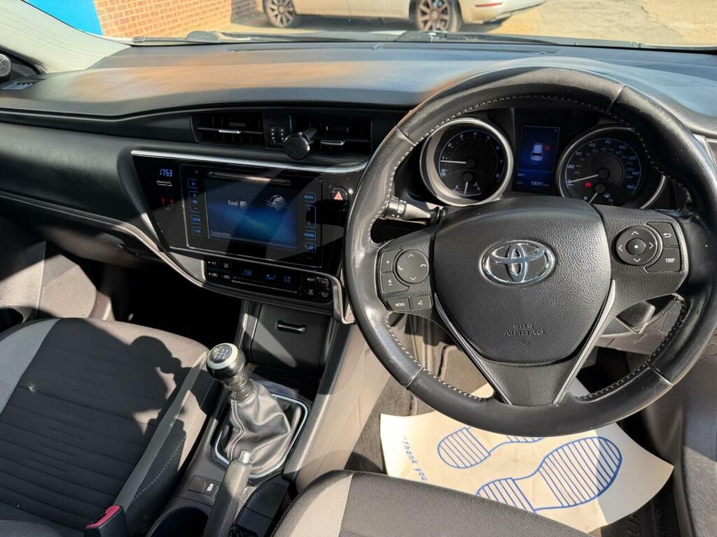 Toyota Auris 1.6 D-4d Icon Brown #29