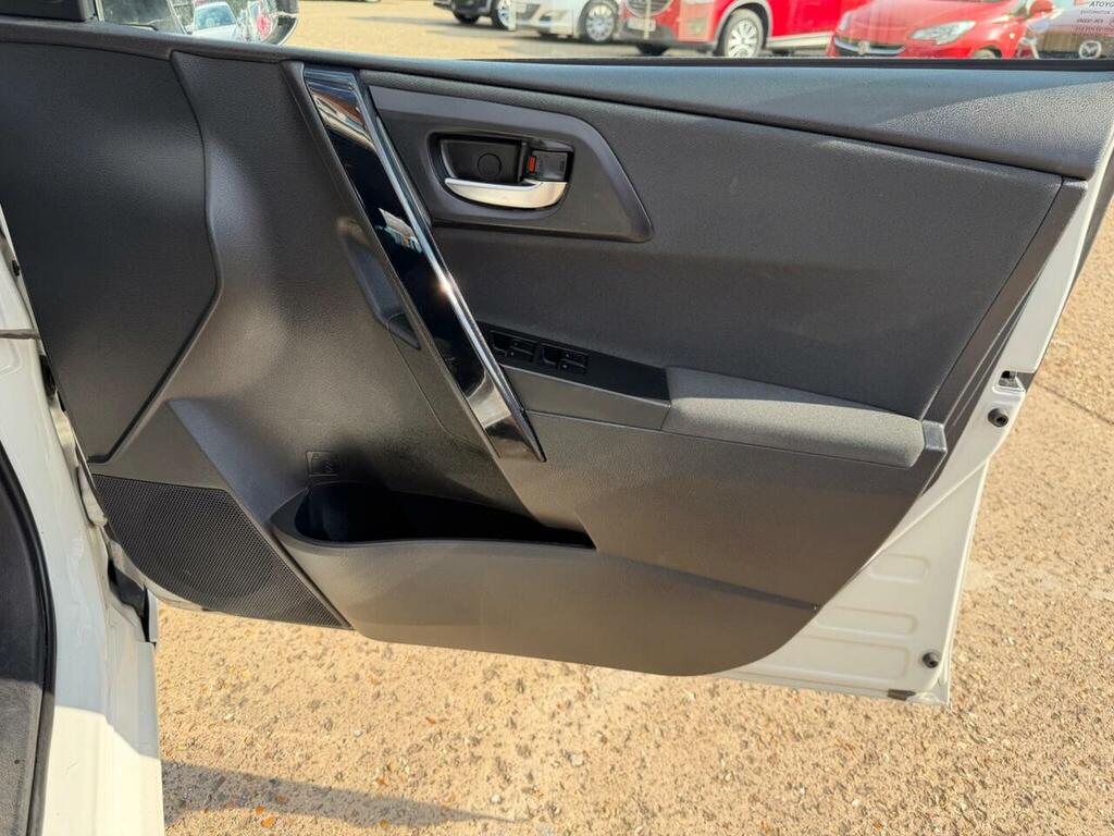 Toyota Auris 1.6 D-4d Icon Brown #26