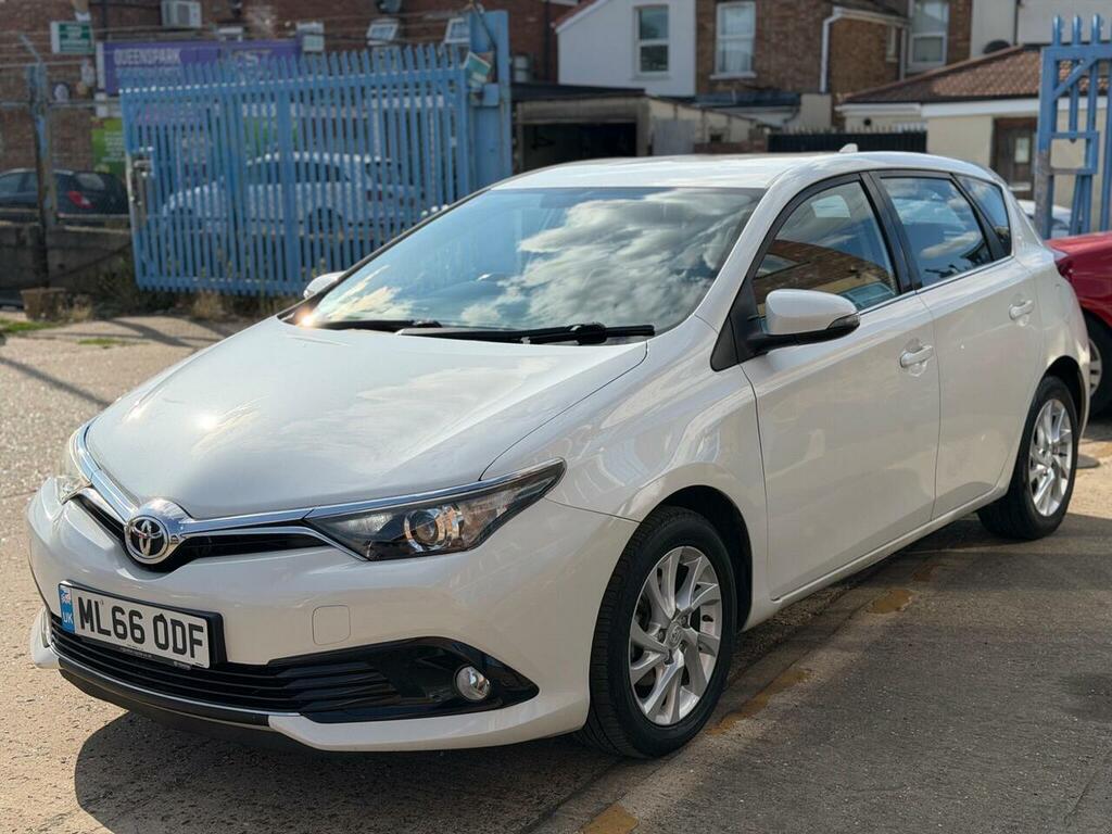 Toyota Auris 1.2 Vvt-i Icon Euro 6 Ss White #3