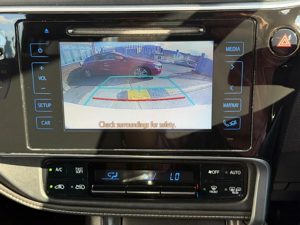 Toyota Auris 1.6 D-4d Icon Brown #32