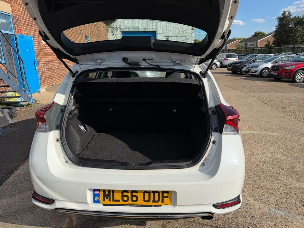Toyota Auris 1.6 D-4d Icon Brown #15