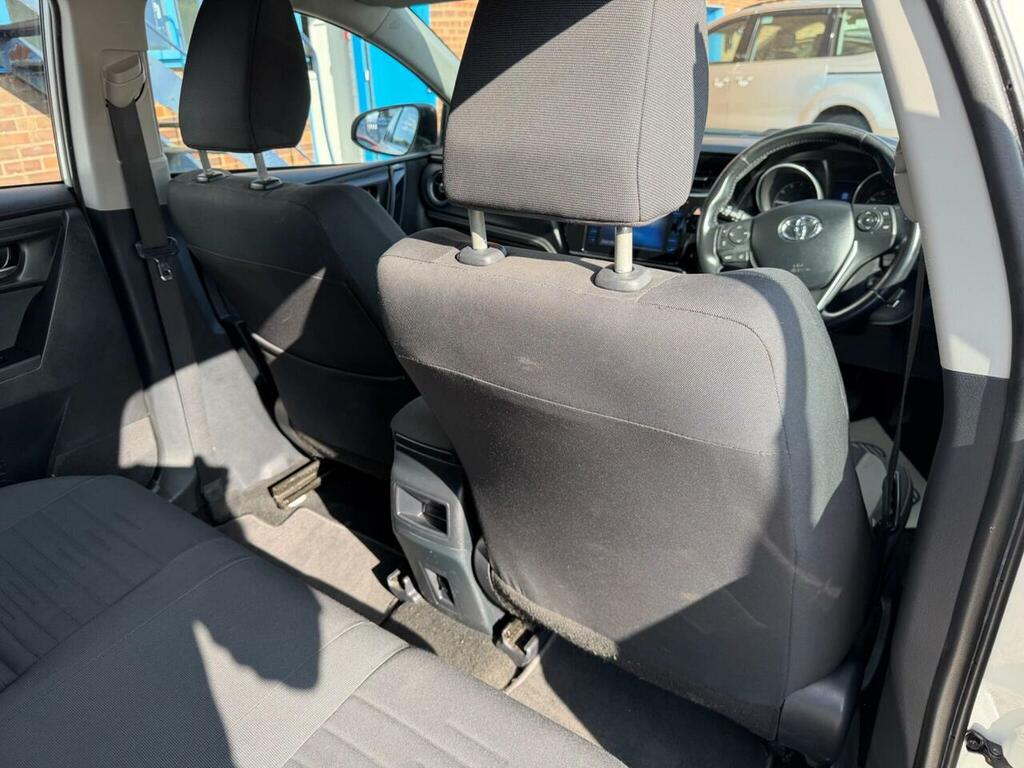 Toyota Auris 1.6 D-4d Icon Brown #21