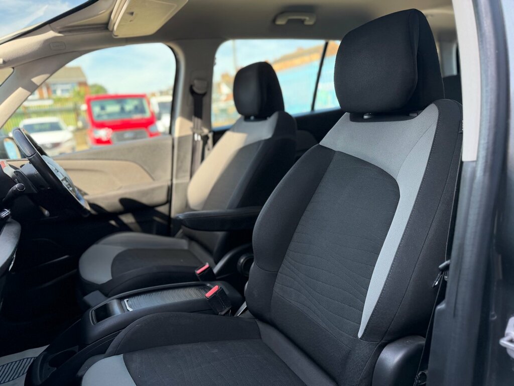 Citroen Grand C4 Picasso Mpv White #18