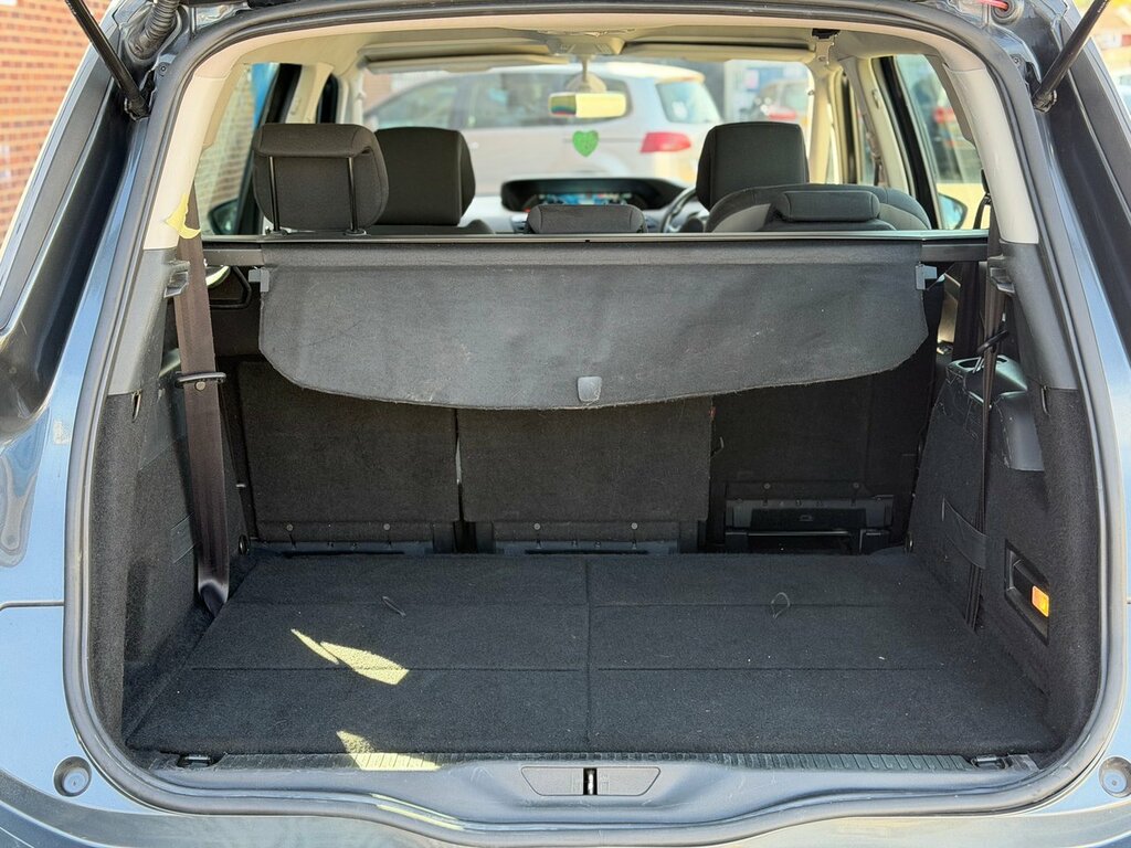 Citroen Grand C4 Picasso Mpv White #14