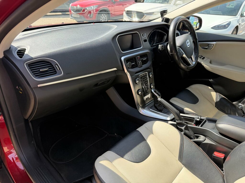 Volvo V40 Cross Country T5 Pro Hatchback Black #12