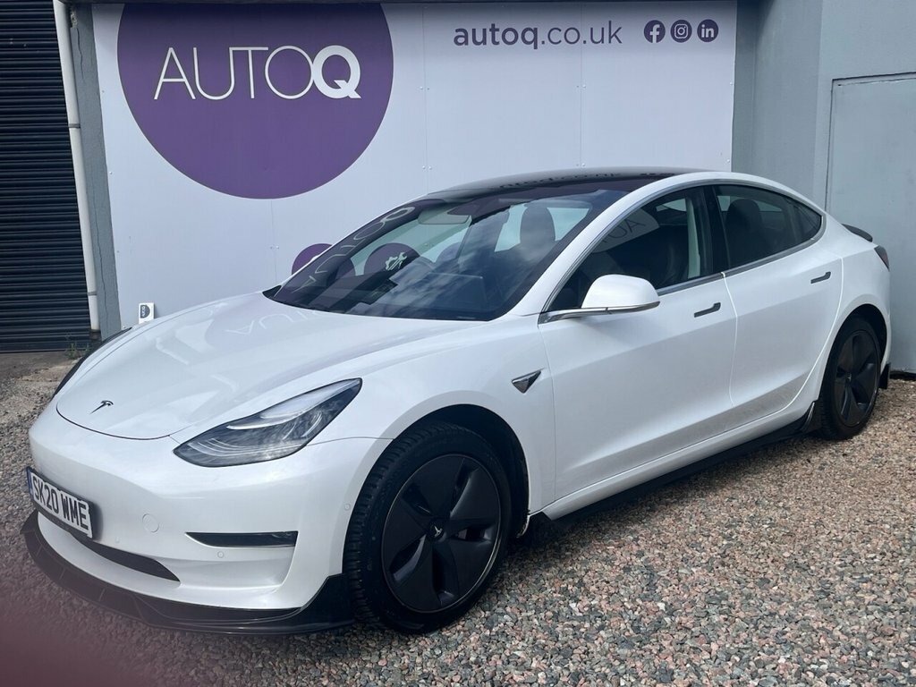 Tesla Model 3 Saloon White