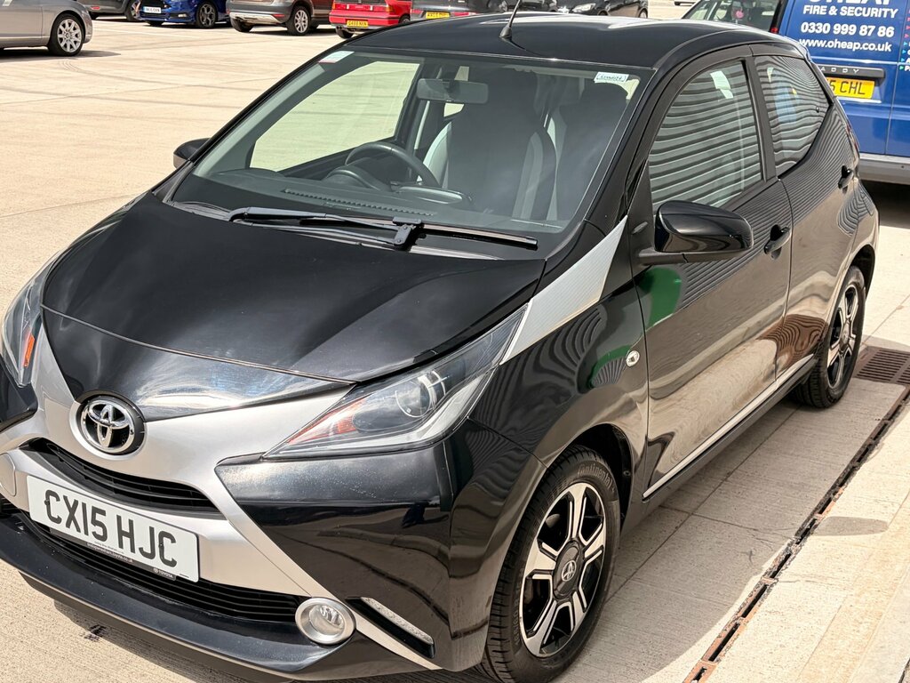 Toyota Aygo 1.0 Vvt-i X-clusiv Hatchback Eur Black #4