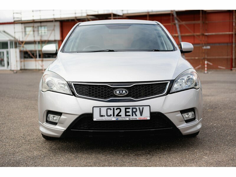 Kia Ceed Crdi 3 Silver #4