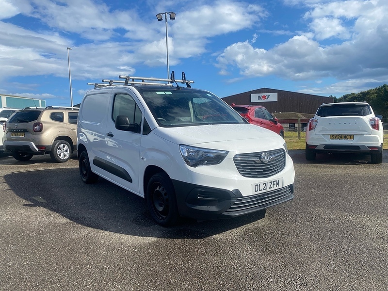 Vauxhall Combo Turbo D 2300 Dynamic White #3
