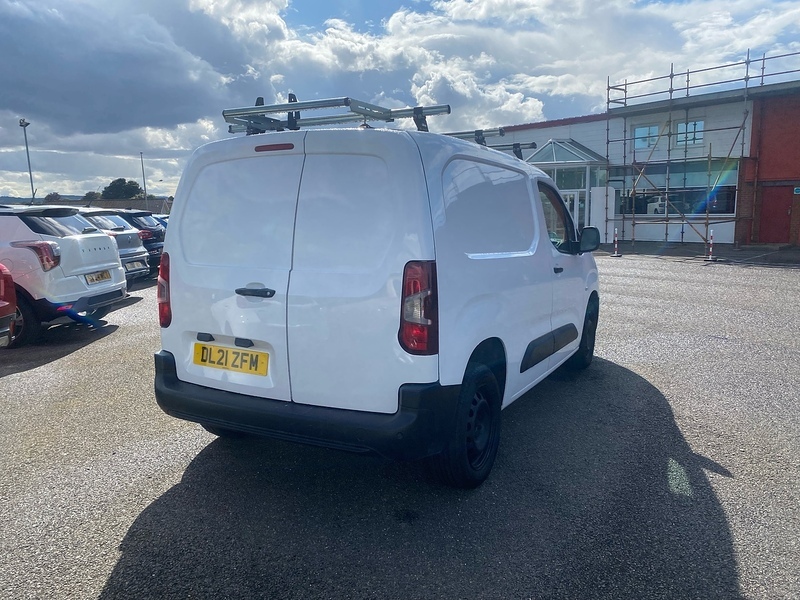 Vauxhall Combo Turbo D 2300 Dynamic White #5