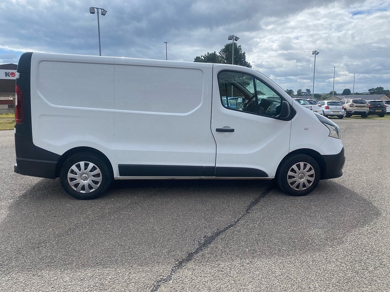 Renault Trafic Dci 27 Business White #4