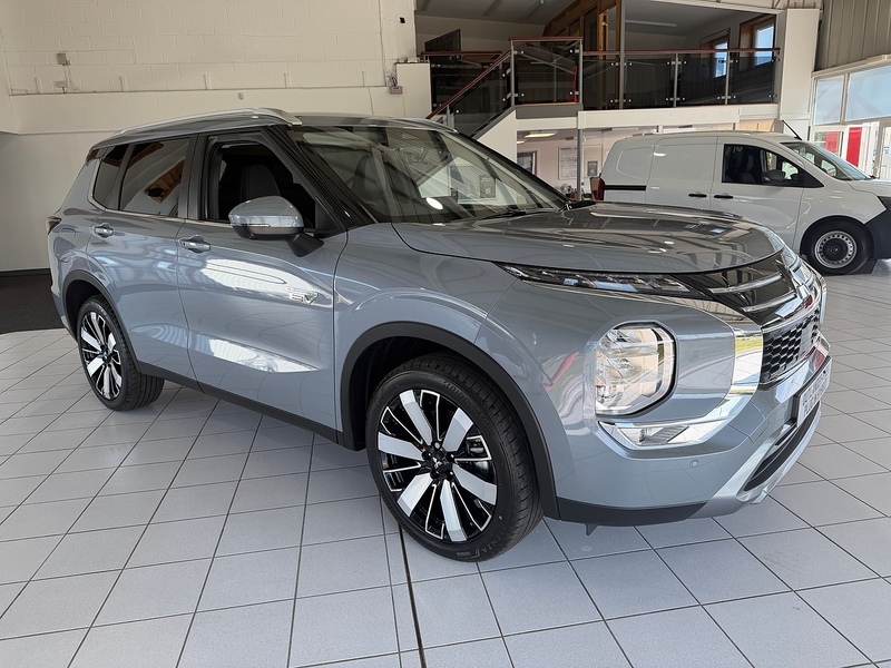 Mitsubishi Outlander Nativa Grey
