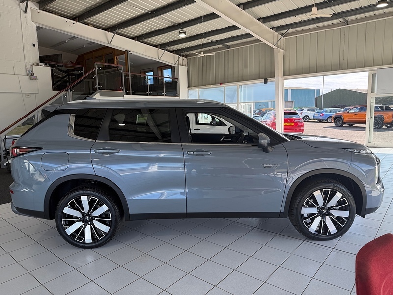 Mitsubishi Outlander Nativa Grey #2