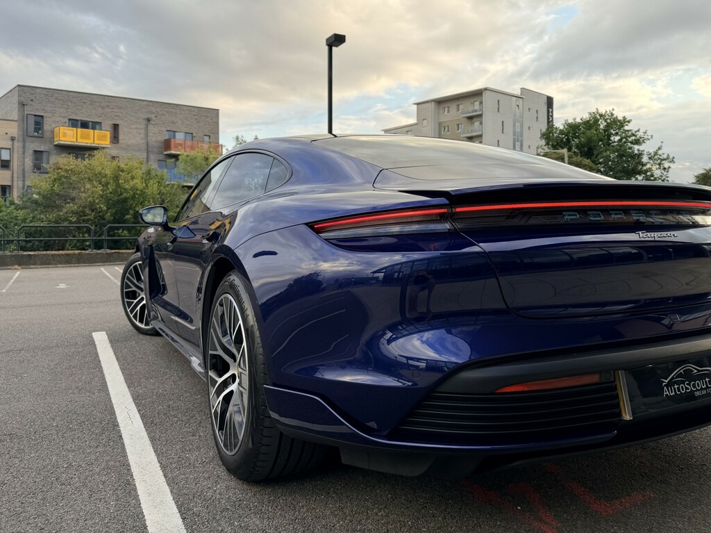 Porsche Taycan Performance Plus 93.4Kwh 2022 SW72DNV Blue #4