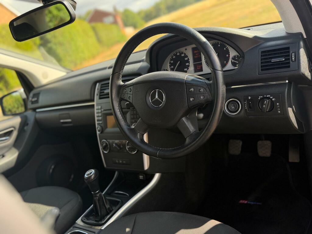 Mercedes-Benz B Class Se Blue #3