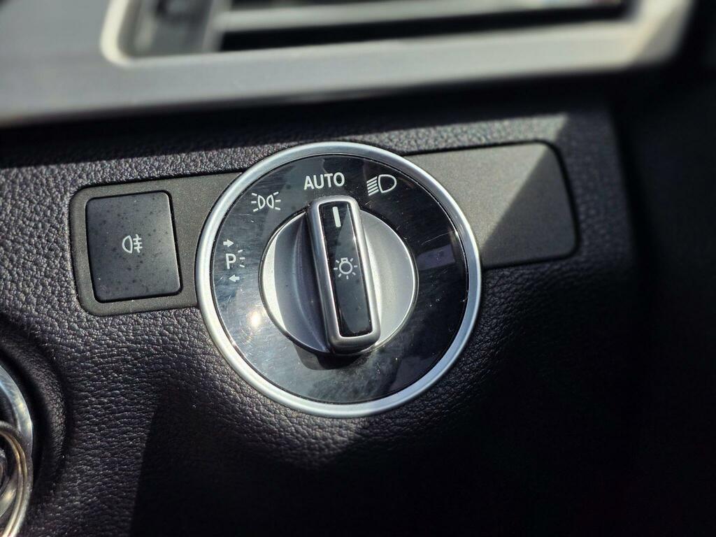 Mercedes-Benz E Class Saloon 2.1 E220 Cdi Amg Sport G-tronic Euro 5 S Black #30