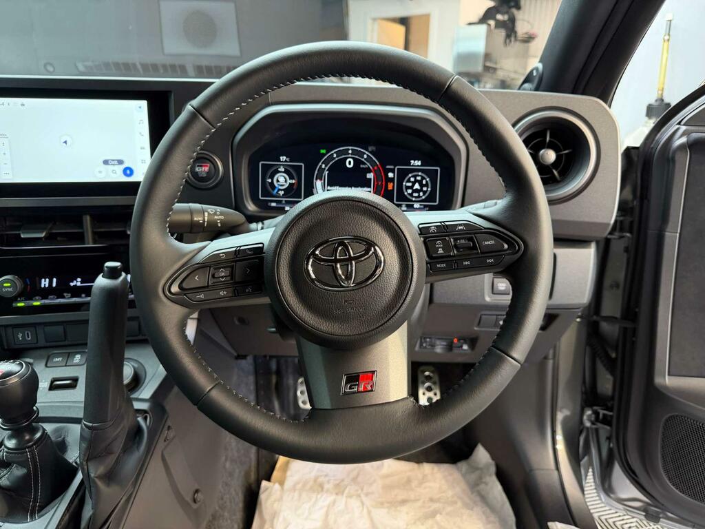 Toyota Yaris Vvt-h Icon Hatchback Grey #18