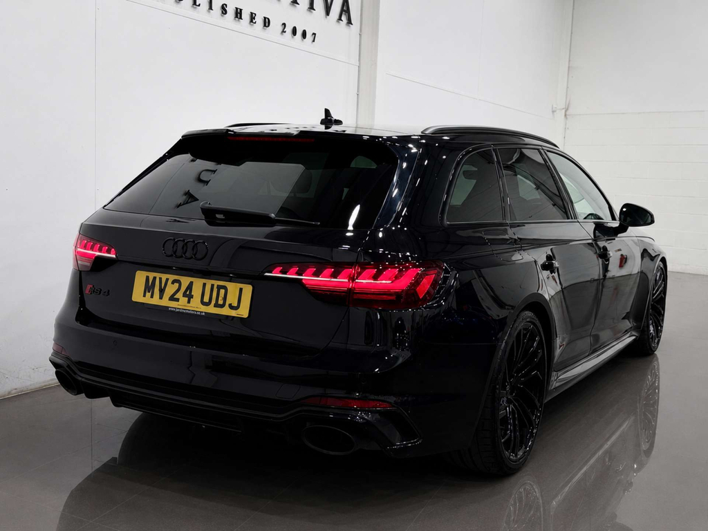 Audi RS4 2.9 L Rs 4 Carbon Black Tfsi 4Wd #4