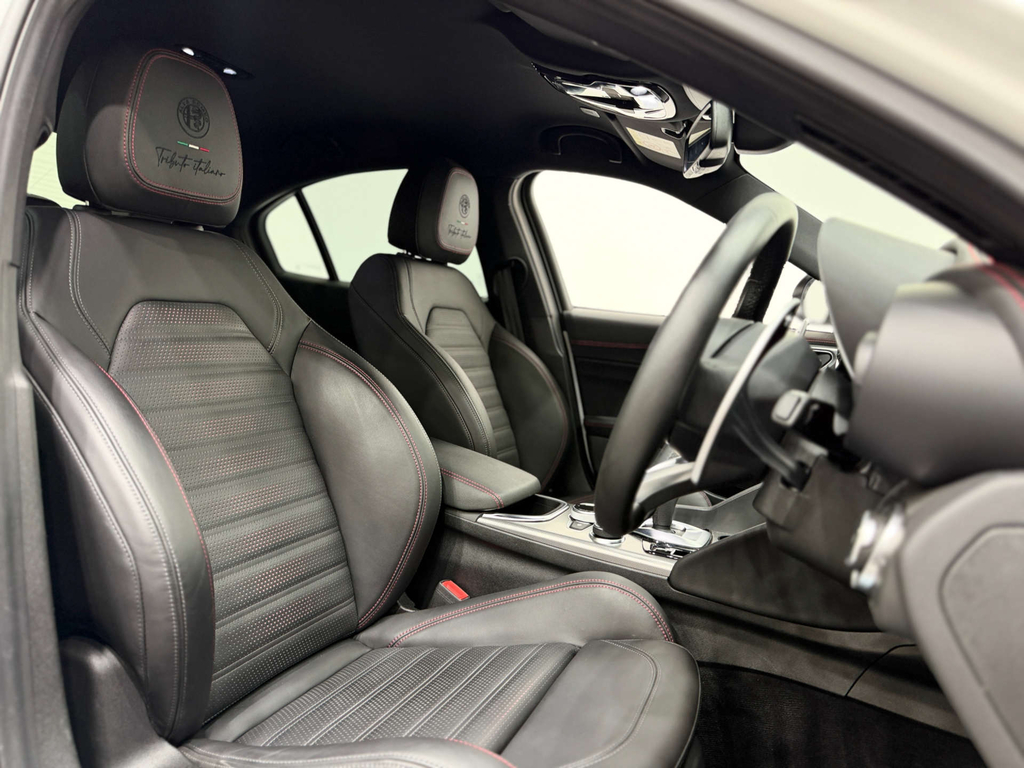 Alfa Romeo Giulia 2 L Tributo Italino Tb #2