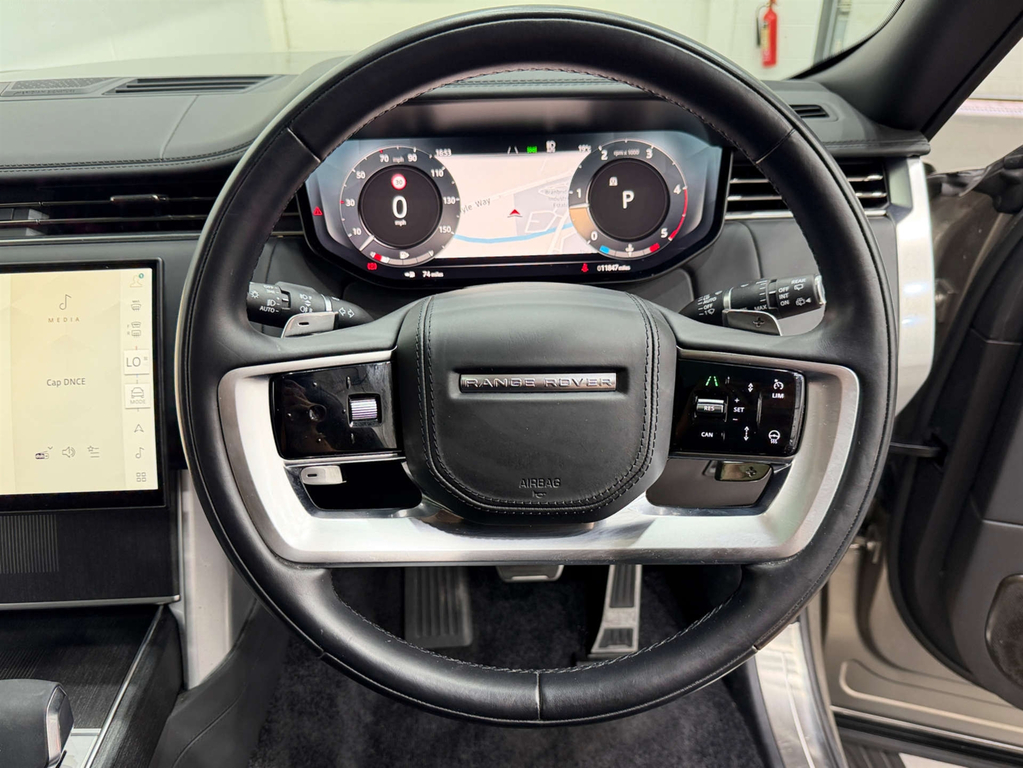 Land Rover Range Rover P550e Autobiography Green #16