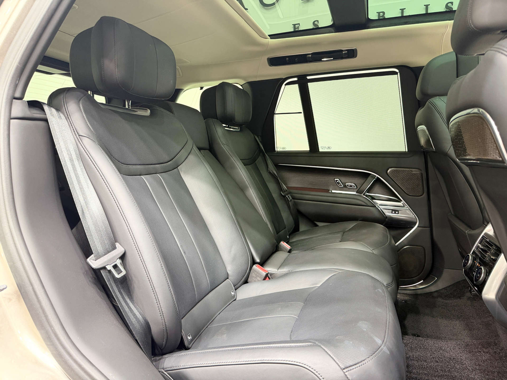Land Rover Range Rover P550e Autobiography Green #18