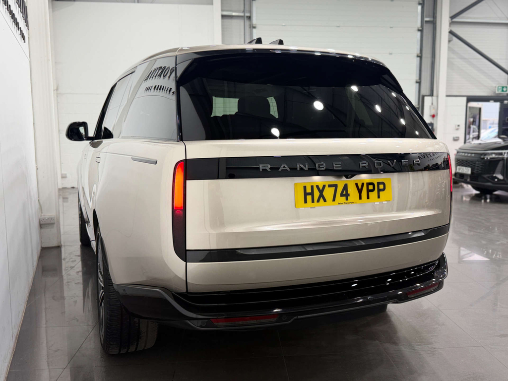 Land Rover Range Rover P550e Autobiography Green #8