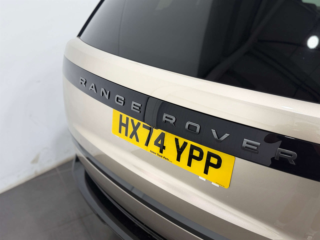Land Rover Range Rover P550e Autobiography Green #23
