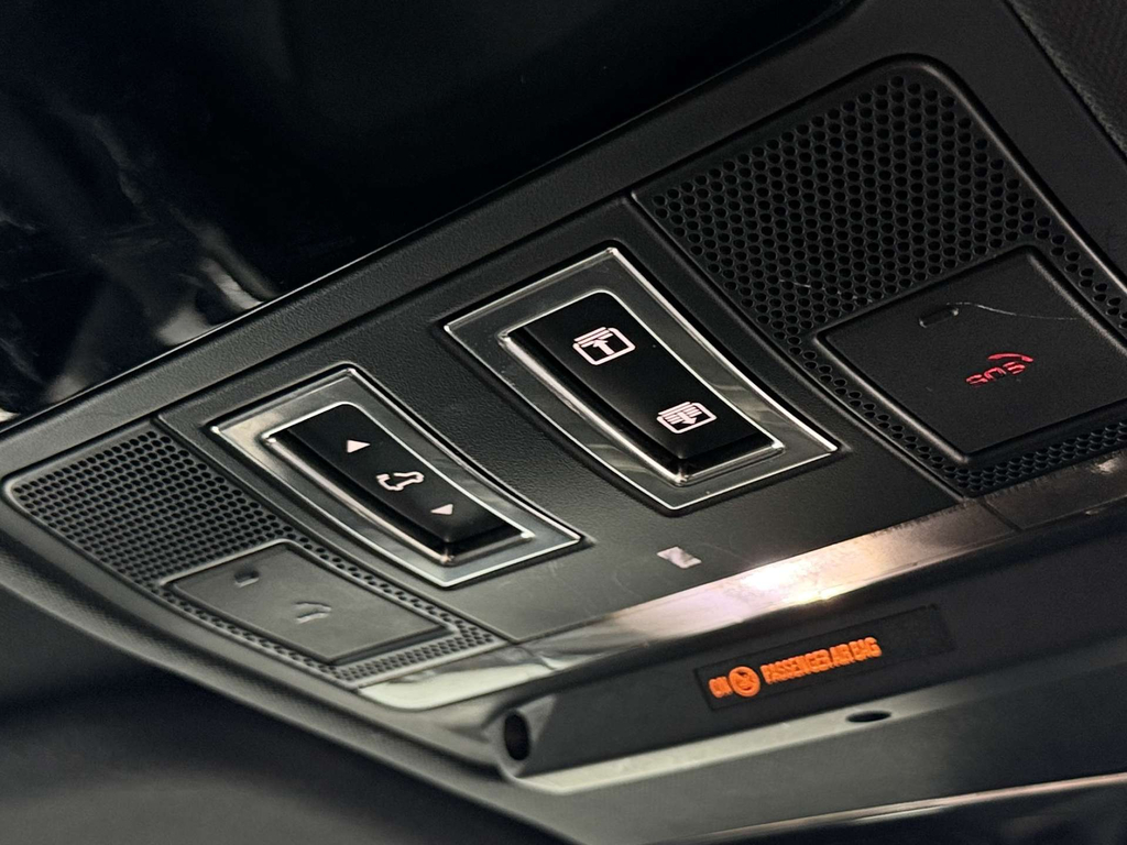 Land Rover Defender Hybrid Grey #31