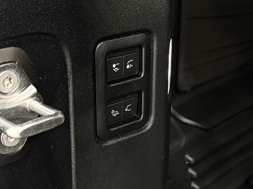 Land Rover Defender Hybrid Grey #23