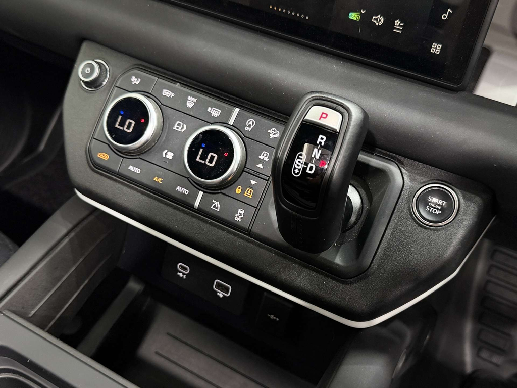 Land Rover Defender Hybrid Grey #39