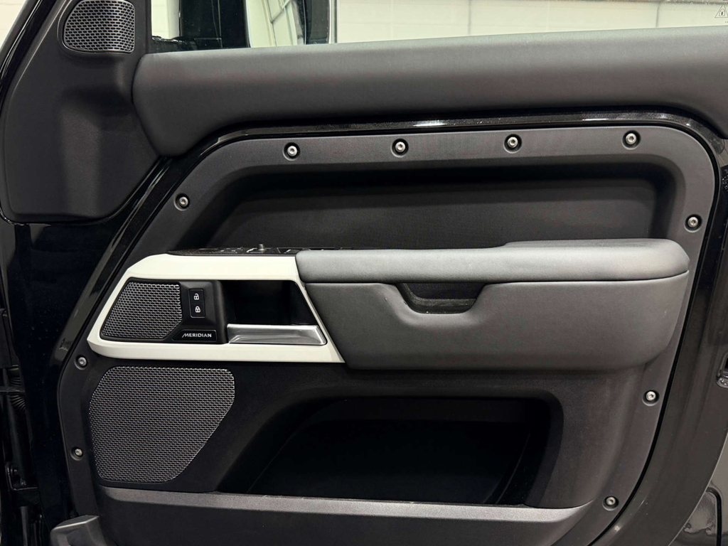 Land Rover Defender Hybrid Grey #32