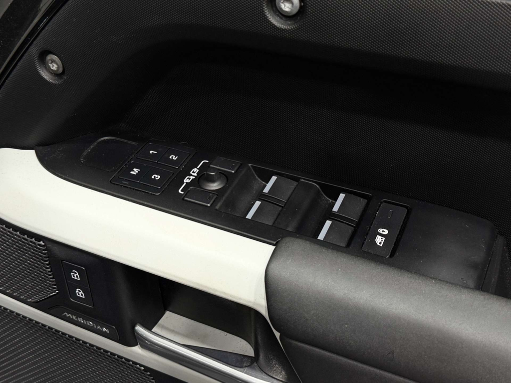 Land Rover Defender Hybrid Grey #35