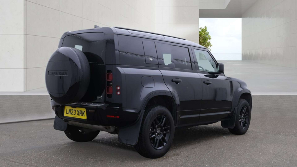 Land Rover Defender 2 L X-dynamic S Phev 4Wd #3