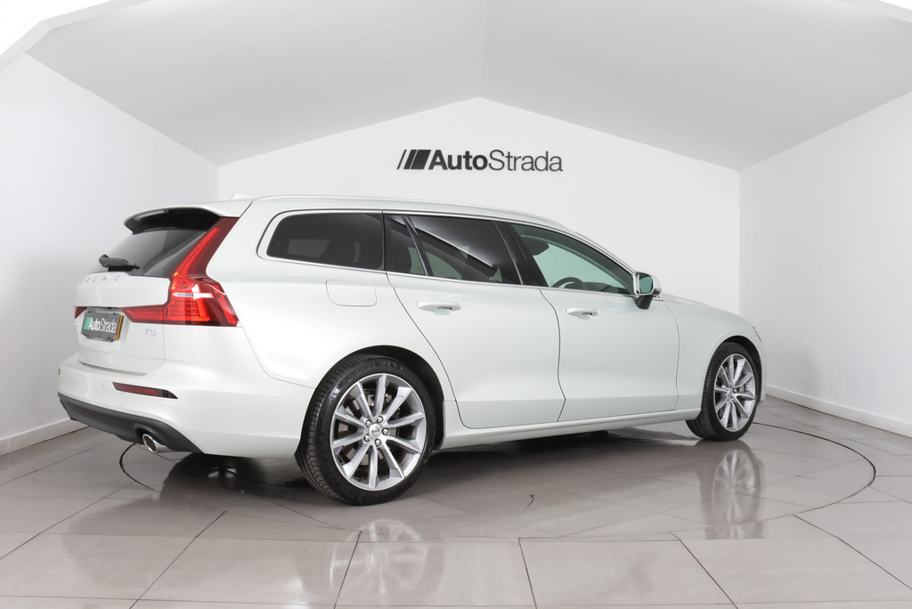 Volvo V60 T5 Momentum Gold #5