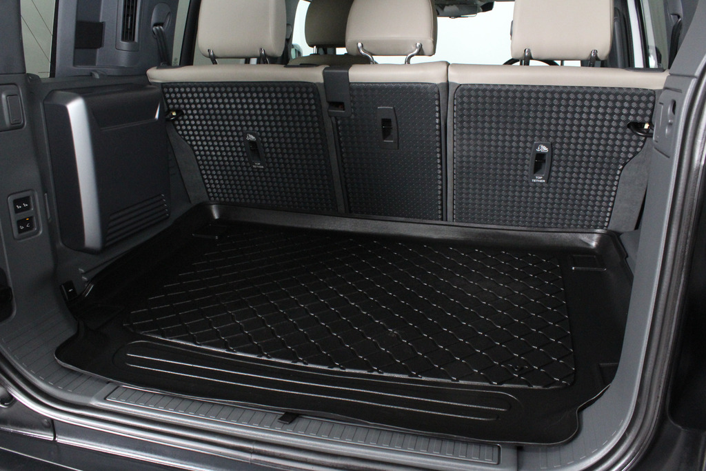 Land Rover Defender 110 2.0 D240 Se 110 6 Seat Black #64