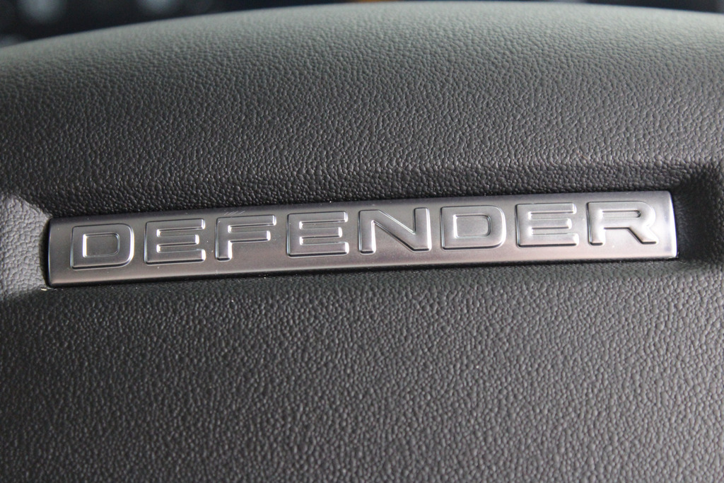 Land Rover Defender 110 2.0 D240 Se 110 6 Seat Black #18