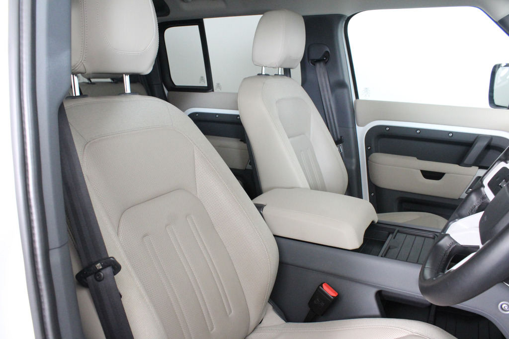 Land Rover Defender 110 2.0 D240 Se 110 6 Seat Black #43