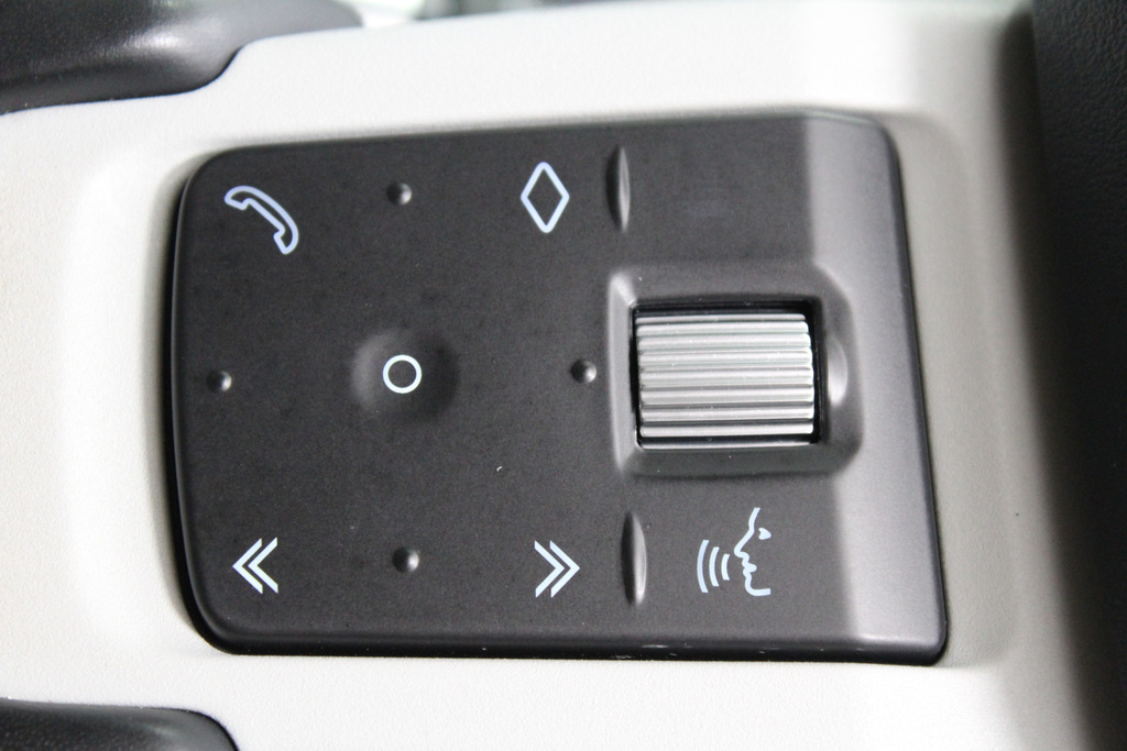 Land Rover Defender 110 2.0 D240 Se 110 6 Seat Black #17