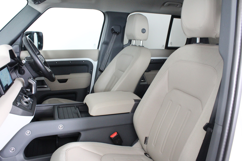 Land Rover Defender 110 2.0 D240 Se 110 6 Seat Black #42