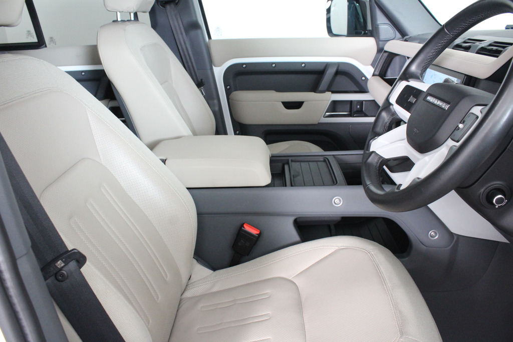 Land Rover Defender 110 2.0 D240 Se 110 6 Seat Black #44