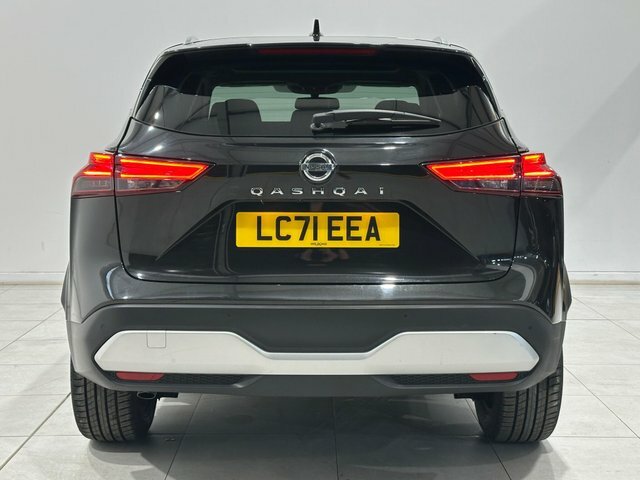 Nissan Qashqai Dig-t Mhev Premiere Edition Black #4
