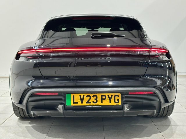 Porsche Taycan Plus 93.4Kwh Turbo S Black #4
