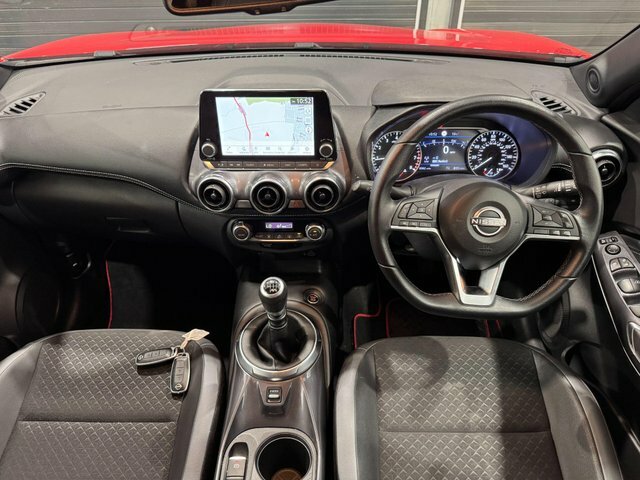 Nissan Juke Dig-t N-connecta Euro 6 Red #3