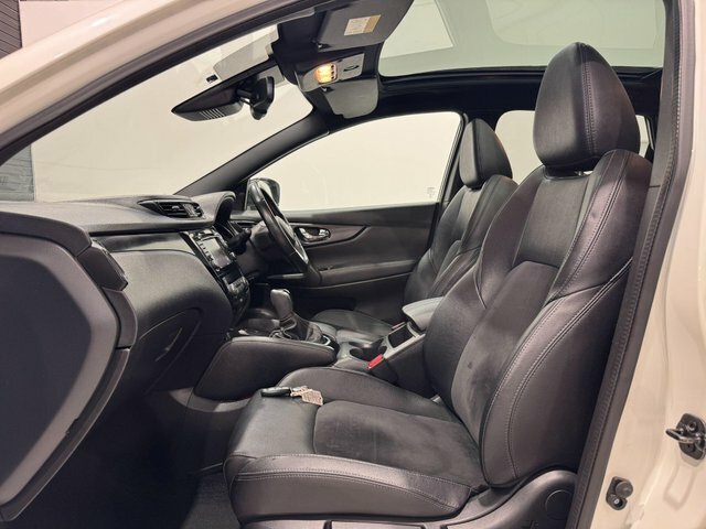 Nissan Qashqai Dig-t N-tec Dct White