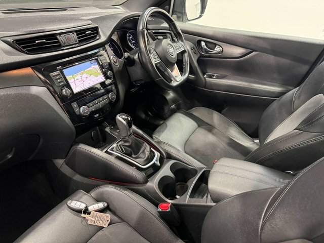 Nissan Qashqai 1.3 Dig-t 140Ps Acenta Premium Black #8