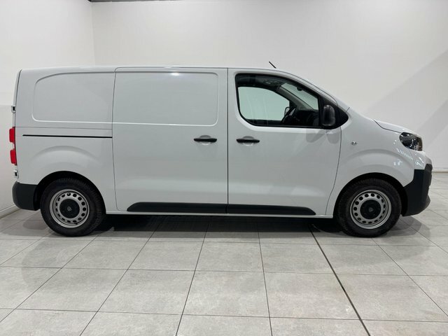 Peugeot E-Expert Professional Standard Panel Van White #4