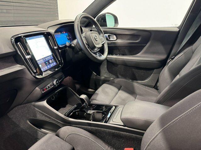 Volvo XC40 69Kwh Plus Black #3