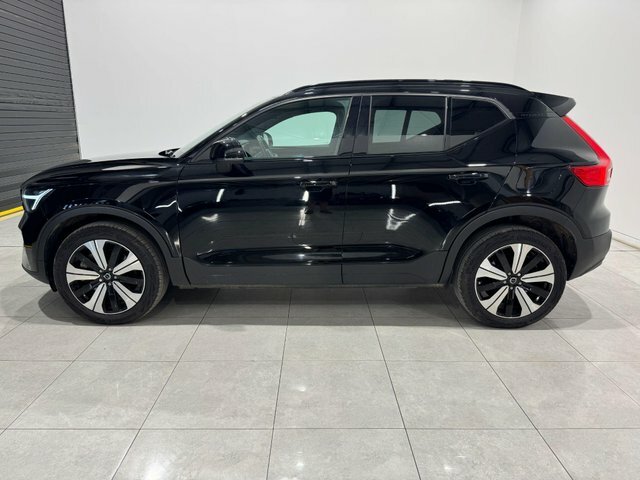 Volvo XC40 69Kwh Plus Black #4